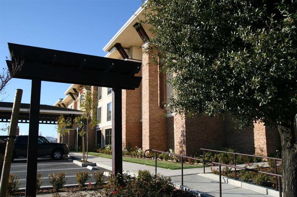 Hampton By Hilton Brentwood Exterior foto