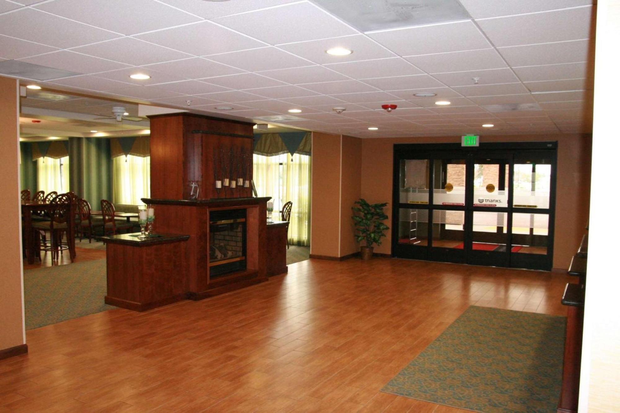 Hampton By Hilton Brentwood Exterior foto