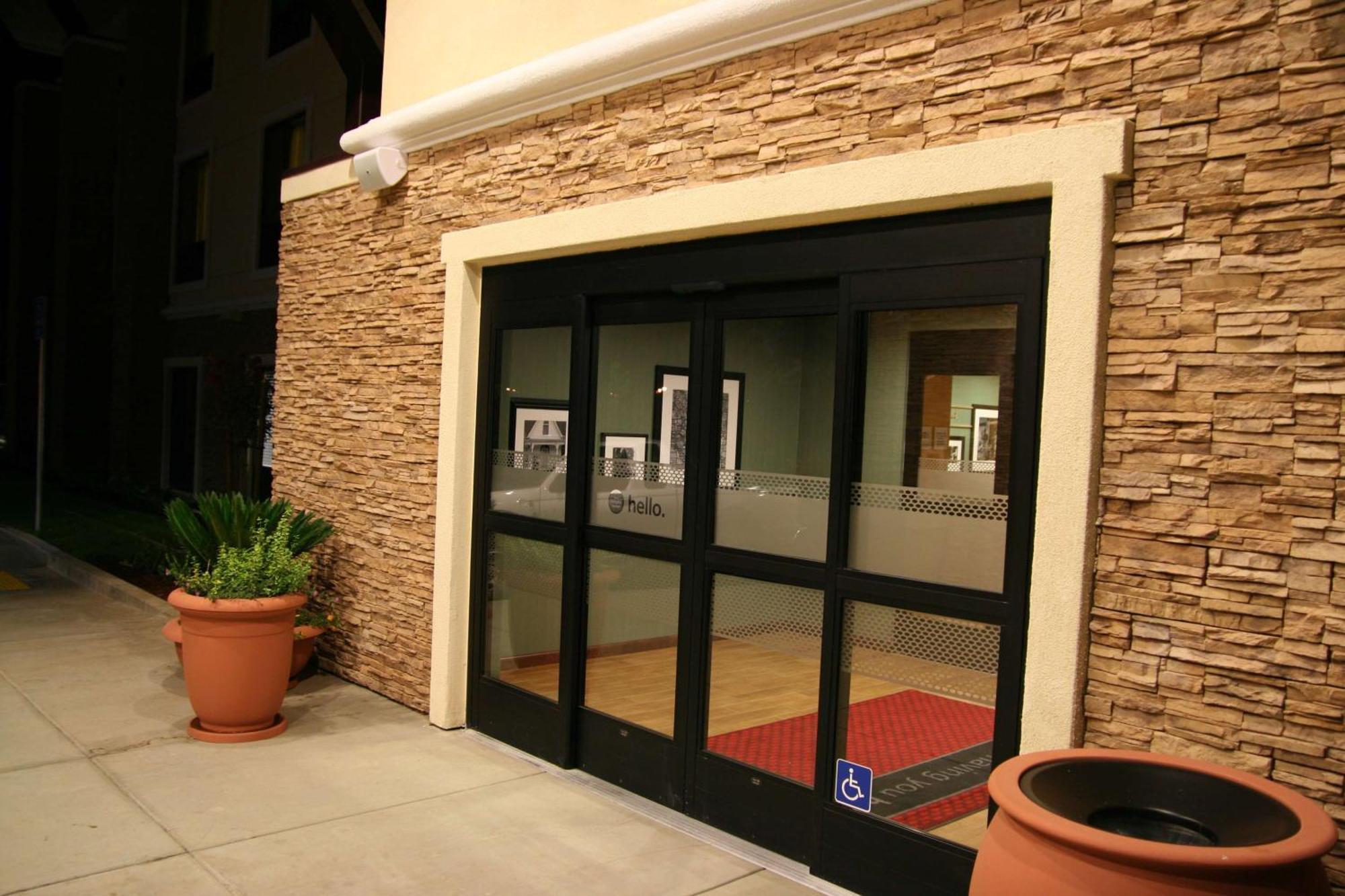 Hampton By Hilton Brentwood Exterior foto